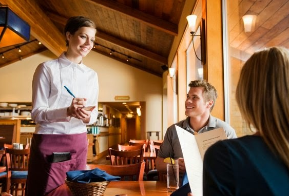 Cách đón tiếp khách hàng bằng tiếng Anh trong nhà hàng